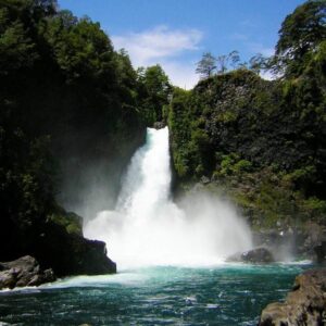 Huilo-Huilo, Pucón y Valdivia